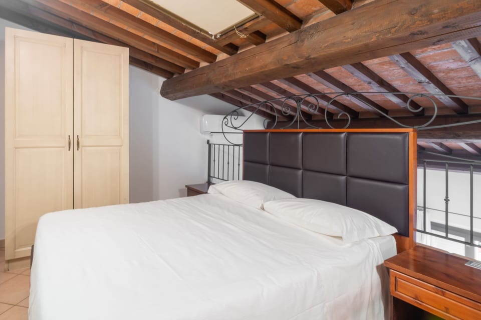 Duplex | Cribs (surcharge), WiFi (free), bed sheets