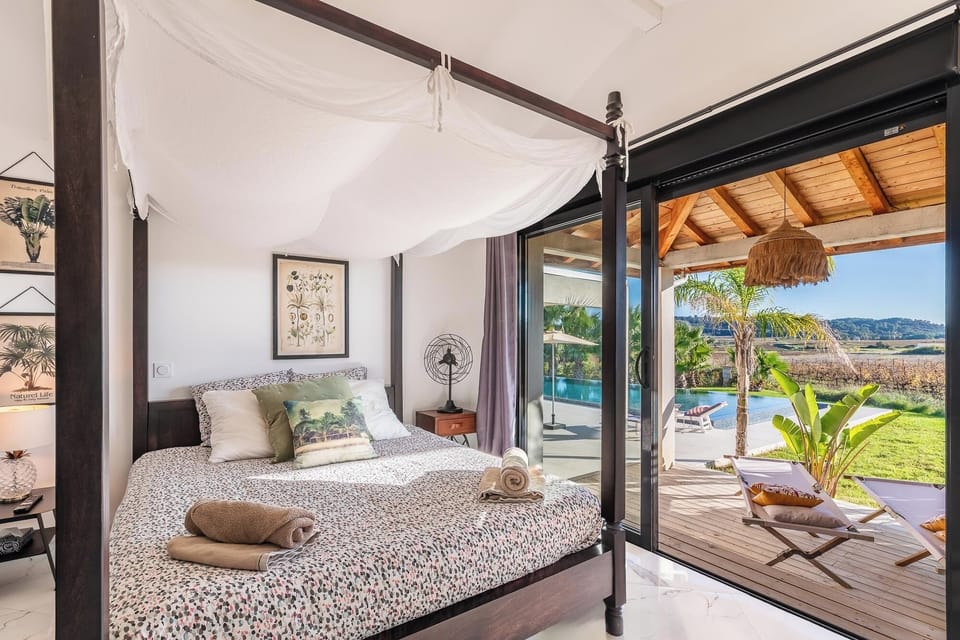 Standard Double Room, Pool View | Minibar, desk, free WiFi, bed sheets