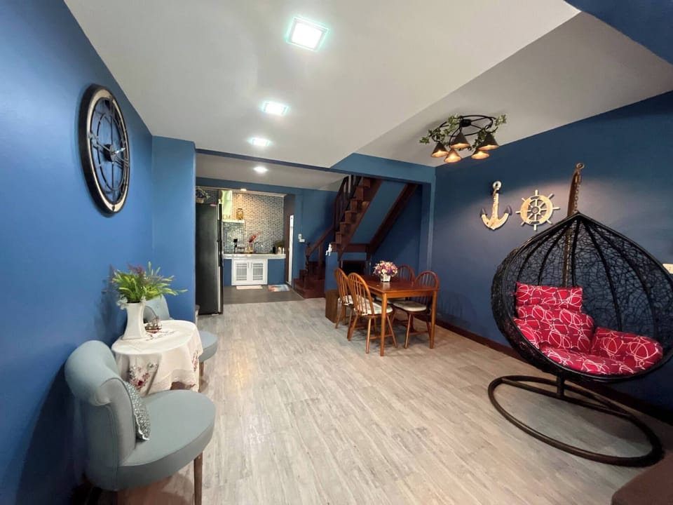 House, 2 Bedrooms, Smoking, Balcony | Dining room