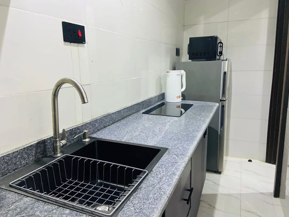 Fridge, microwave