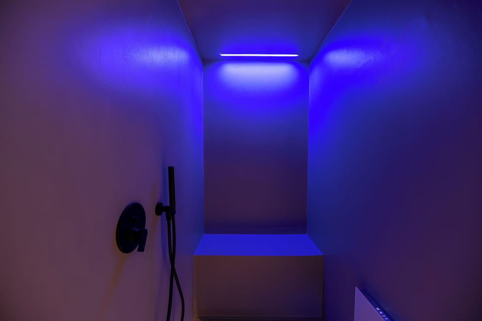 Luxury Suite, Balcony | Bathroom | Shower, hair dryer, slippers, bidet