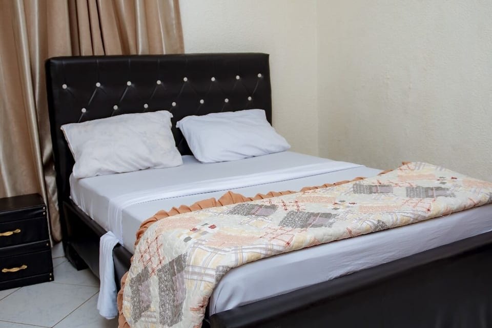 Comfort Room, City View | Soundproofing, iron/ironing board (on request)