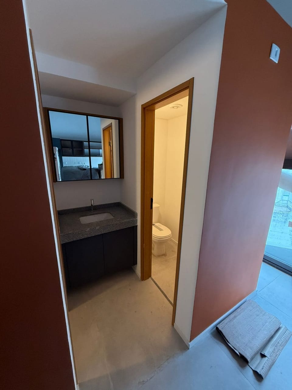 Deluxe Double Room | Bathroom | Free toiletries, hair dryer, towels, soap