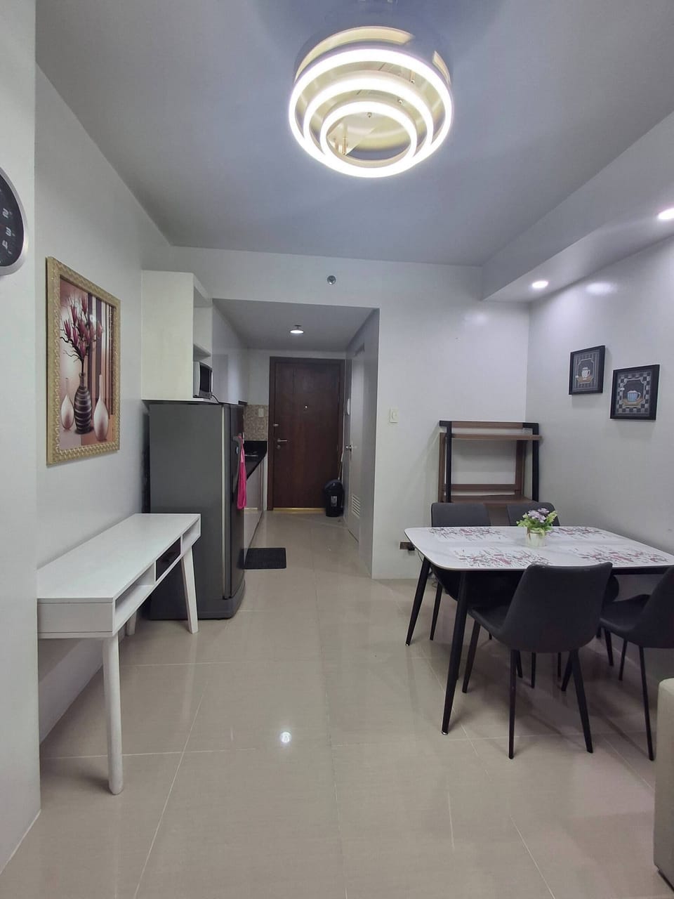 Apartment, 1 Bedroom, Smoking | Dining room