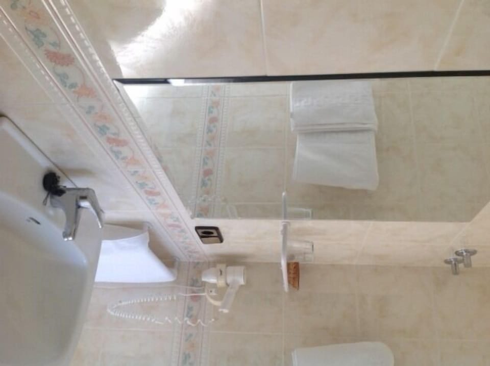 Double or Twin Room | Bathroom | Free toiletries, hair dryer, towels