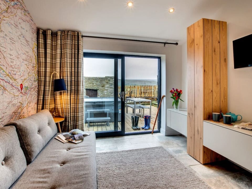 Comfort House, Multiple Beds, Pets Allowed, Garden View | Iron/ironing board, free WiFi, bed sheets