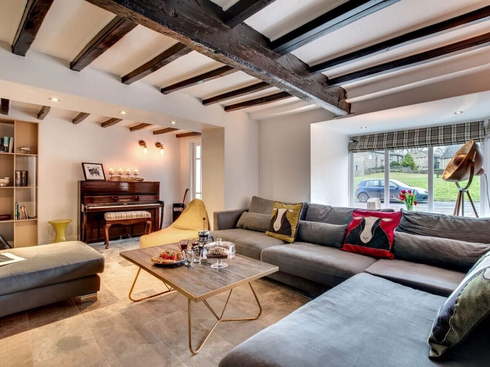 Comfort House, Multiple Beds, Pets Allowed, Garden View | Living area