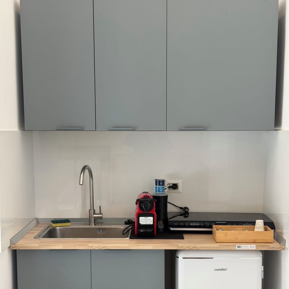 Comfort Studio Suite, City View | In-room safe, soundproofing, free WiFi