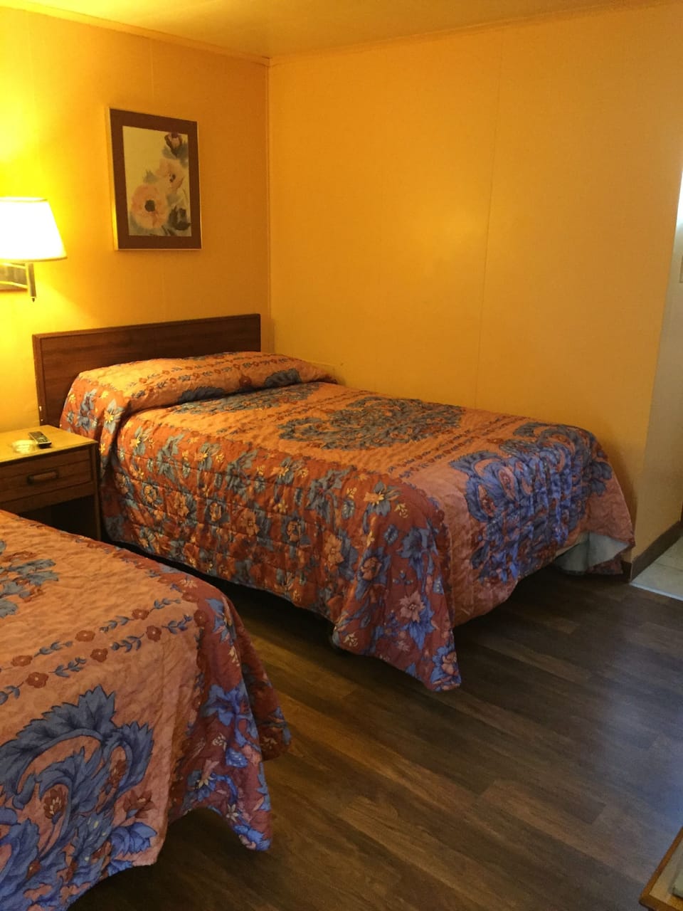 Double Room | Desk