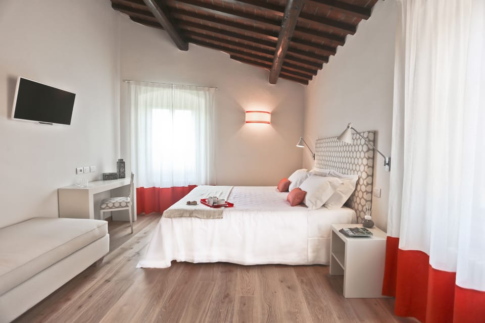 Deluxe Double Room | Premium bedding, free minibar, in-room safe, desk