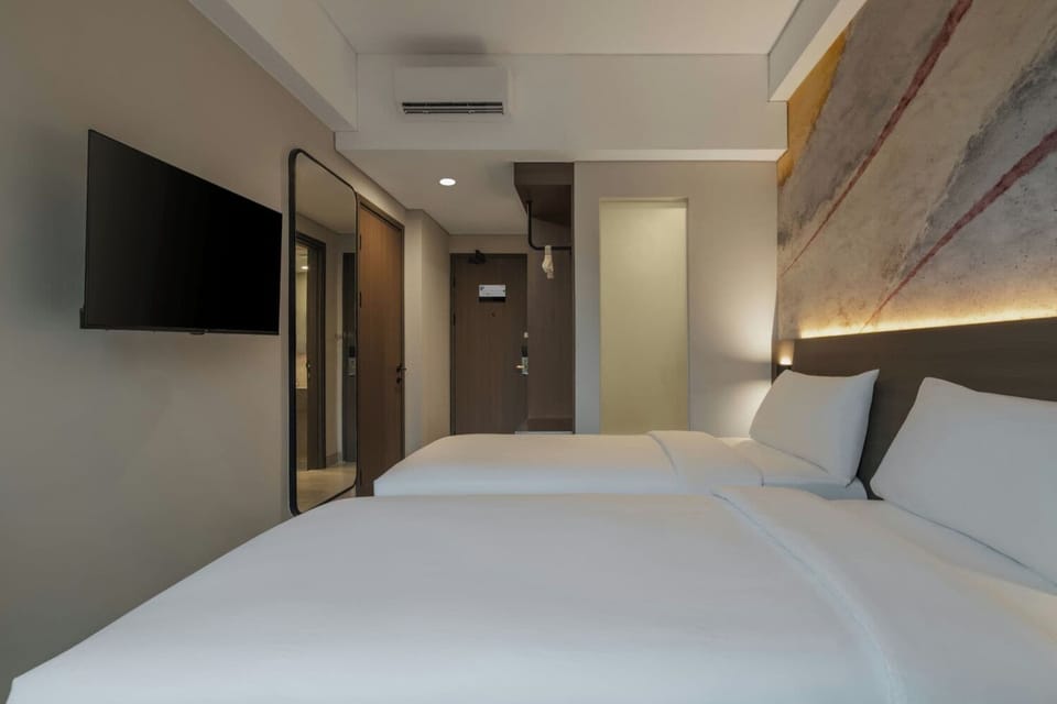 Superior Room | In-room safe, desk, free WiFi, bed sheets