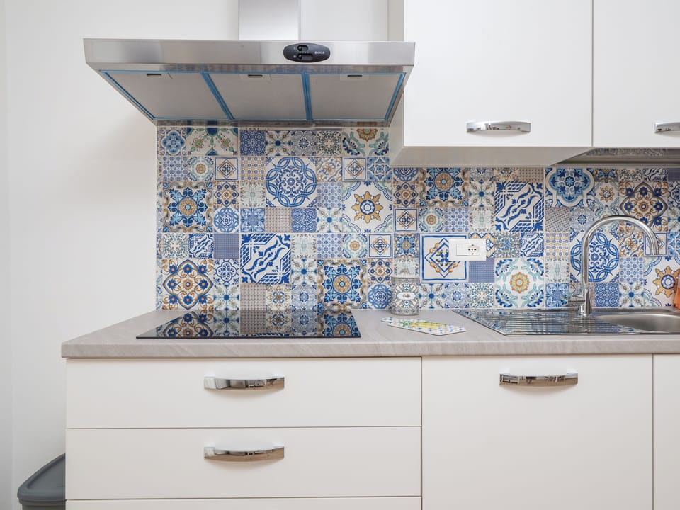 Design Apartment, Garden View | Private kitchen | Fridge, microwave, oven, stovetop