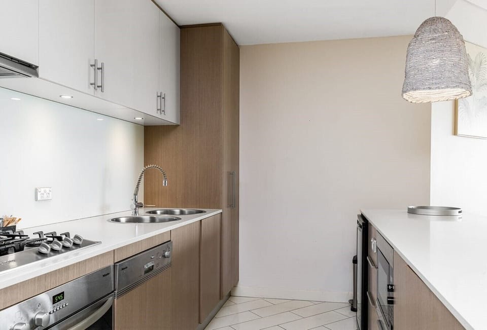Luxury Apartment, Balcony, Park View | Private kitchen | Toaster, toaster oven