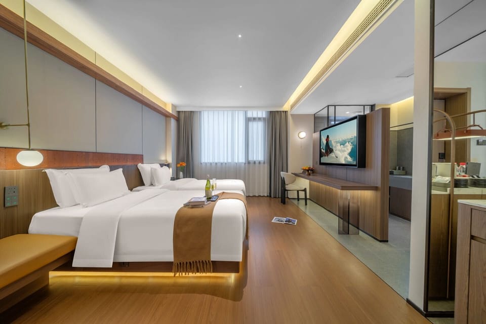 Basic Twin Room, City View | Desk, soundproofing, iron/ironing board (on request), WiFi (free)