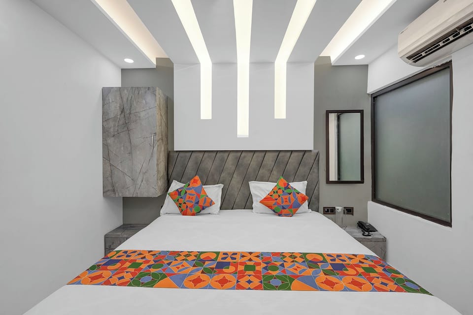 Egyptian cotton sheets, premium bedding, in-room safe, free WiFi