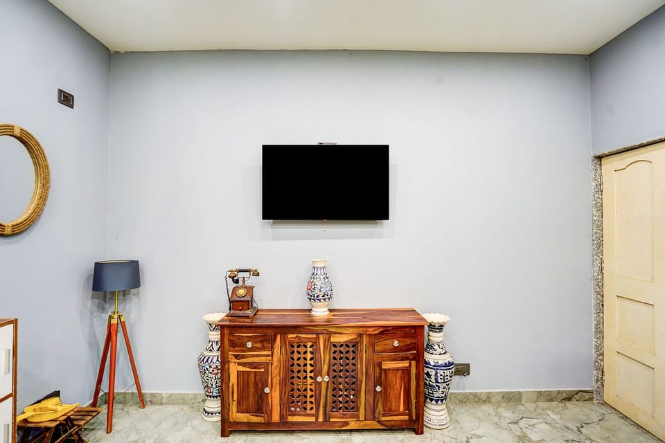 28-inch LCD TV with cable channels
