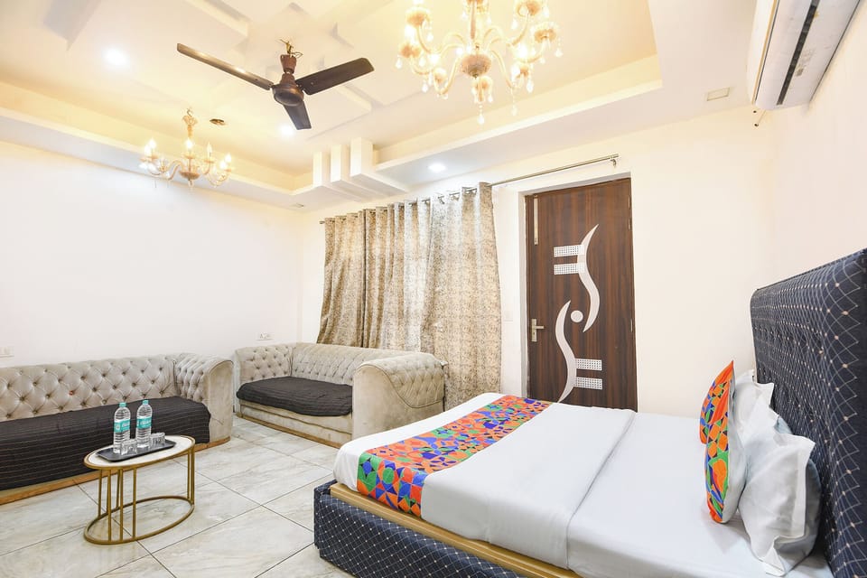 Egyptian cotton sheets, premium bedding, in-room safe, free WiFi