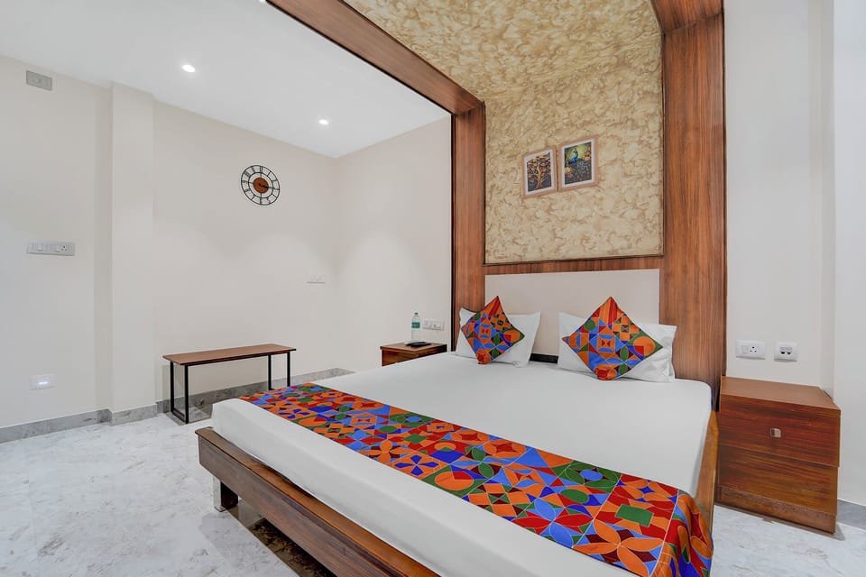 Egyptian cotton sheets, premium bedding, in-room safe, WiFi (free)