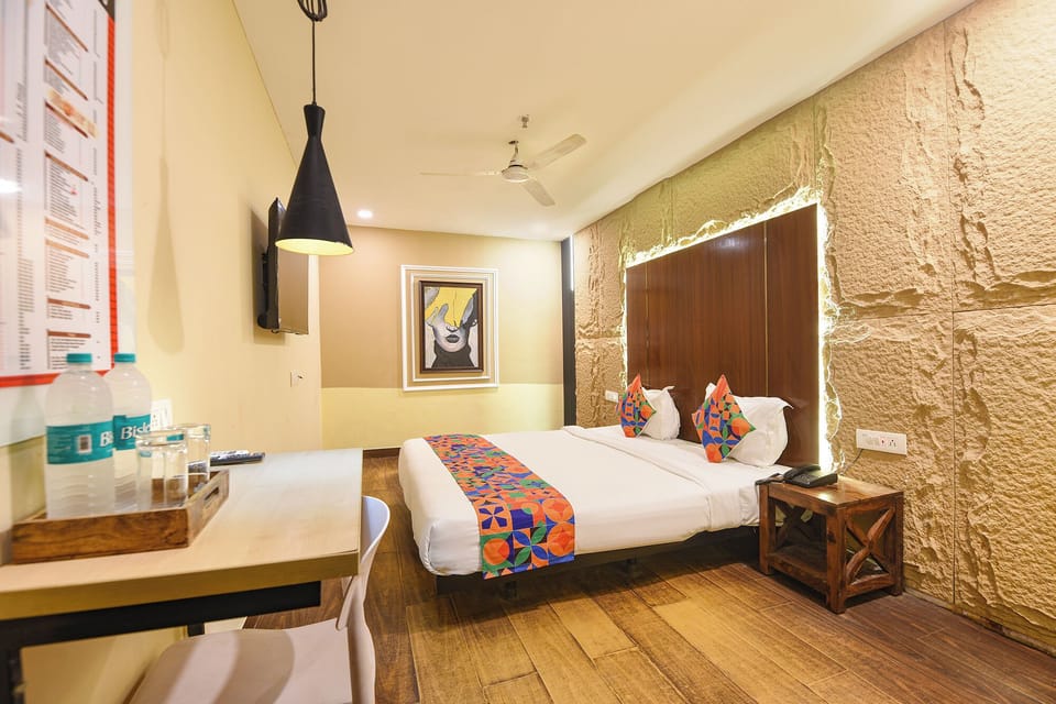 Egyptian cotton sheets, premium bedding, in-room safe, free WiFi