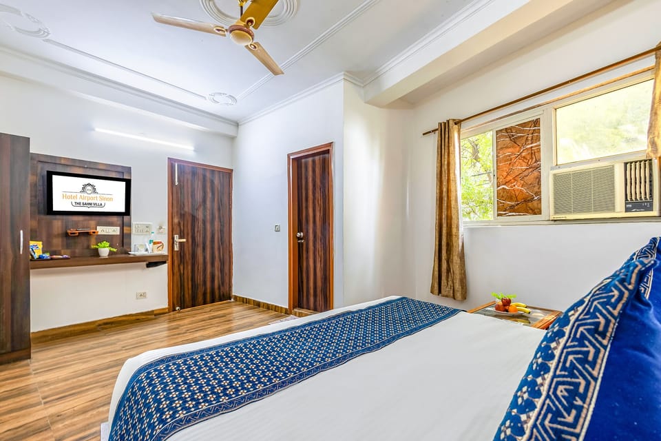 Egyptian cotton sheets, premium bedding, in-room safe, free WiFi