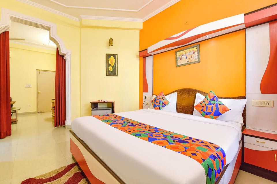 Egyptian cotton sheets, premium bedding, in-room safe, free WiFi