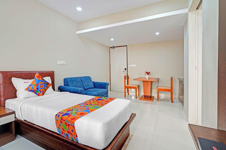 Egyptian cotton sheets, premium bedding, in-room safe, desk
