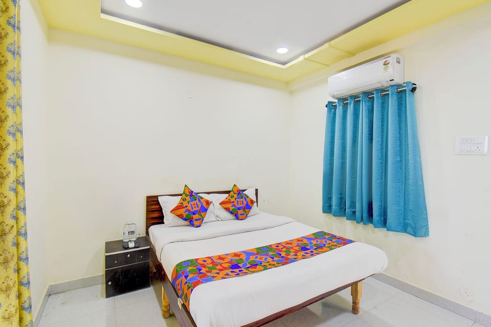 Egyptian cotton sheets, premium bedding, in-room safe, free WiFi