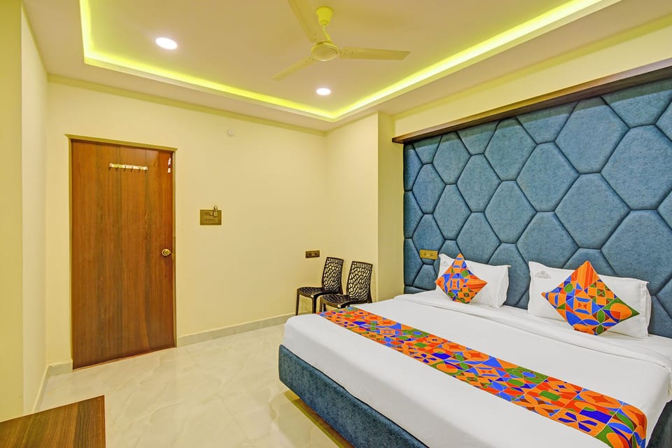Egyptian cotton sheets, premium bedding, in-room safe, free WiFi