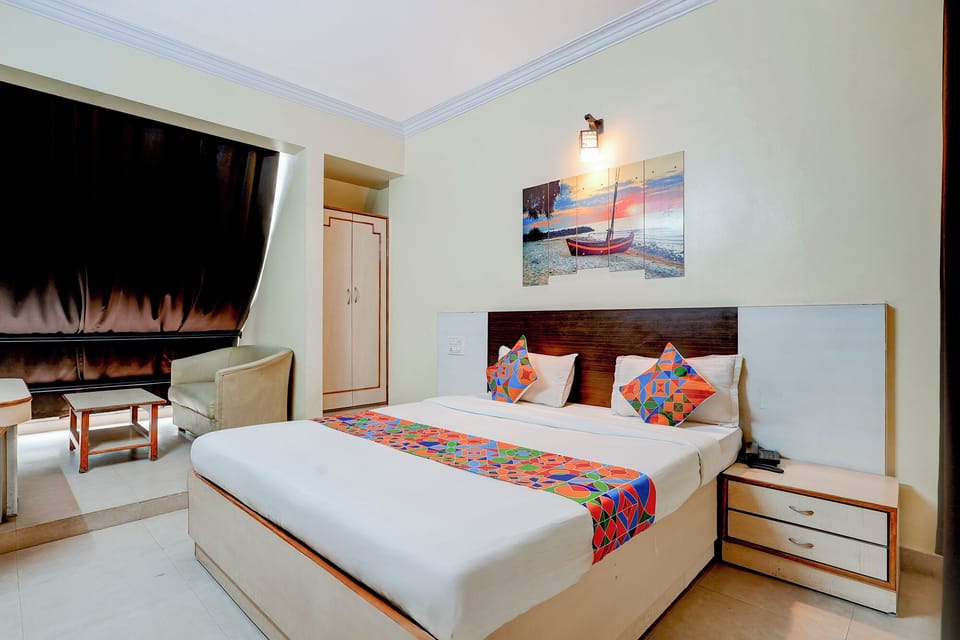 Egyptian cotton sheets, premium bedding, in-room safe, free WiFi