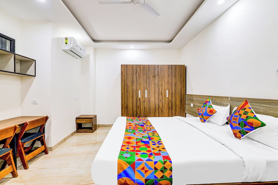 Egyptian cotton sheets, premium bedding, in-room safe, free WiFi