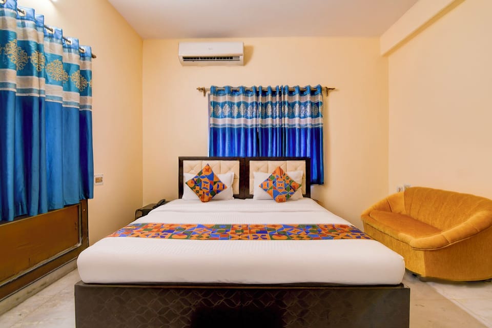 Egyptian cotton sheets, premium bedding, in-room safe, free WiFi