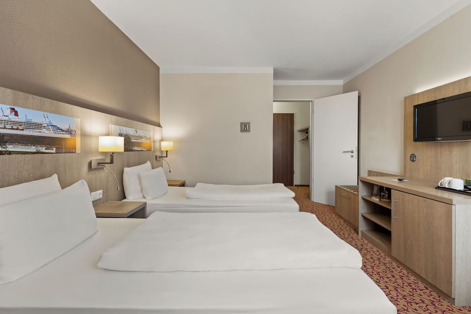 Soundproofing, free WiFi, bed sheets