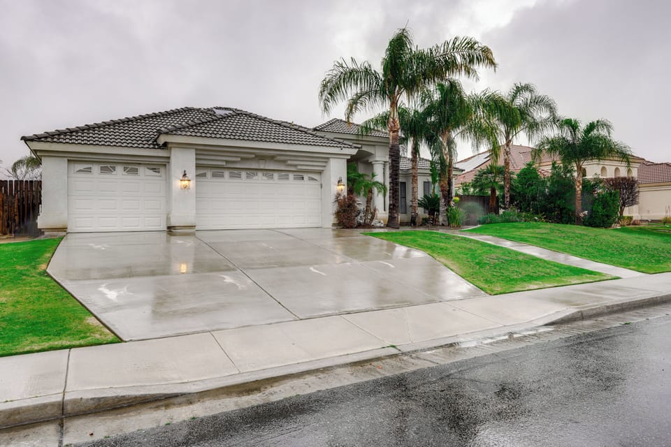 House (4 Bedrooms) | Front of property
