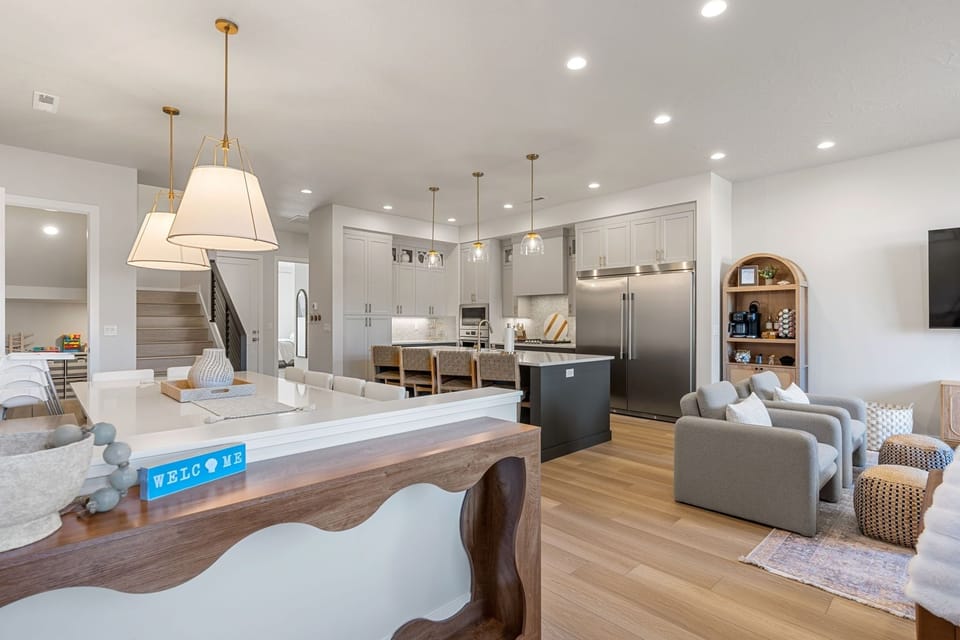Townhome, 6 Bedrooms | Interior