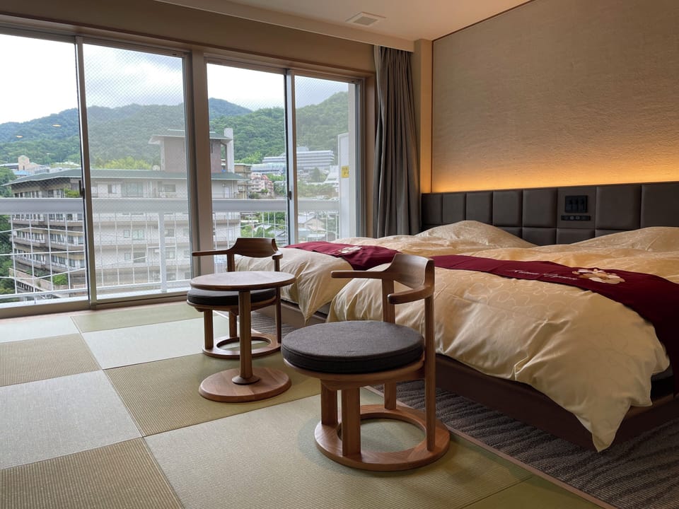 In-room safe, WiFi (free), bed sheets