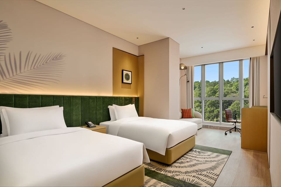 Deluxe Room, 2 Twin Beds | Iron/ironing board, WiFi (free), bed sheets