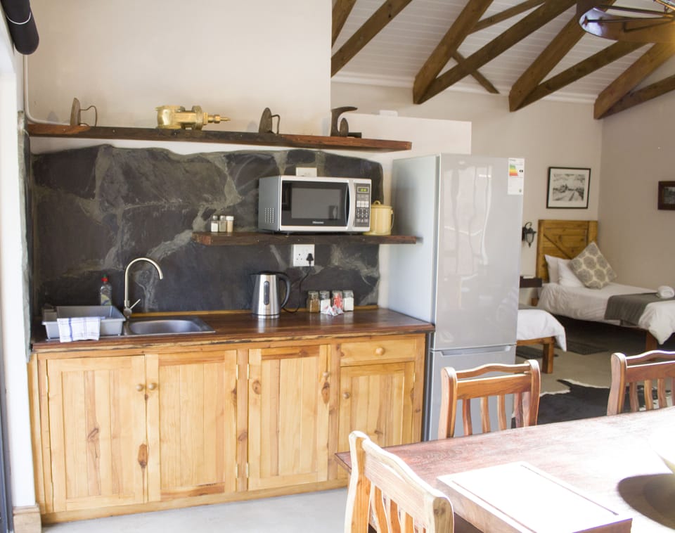 Comfort Triple Room, 1 Bedroom, Garden View | Private kitchen | Electric kettle