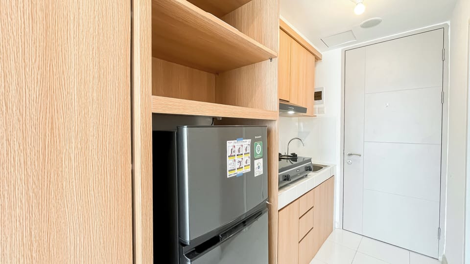 Standard Studio | Private kitchen | Fridge, stovetop, cookware/dishes/utensils