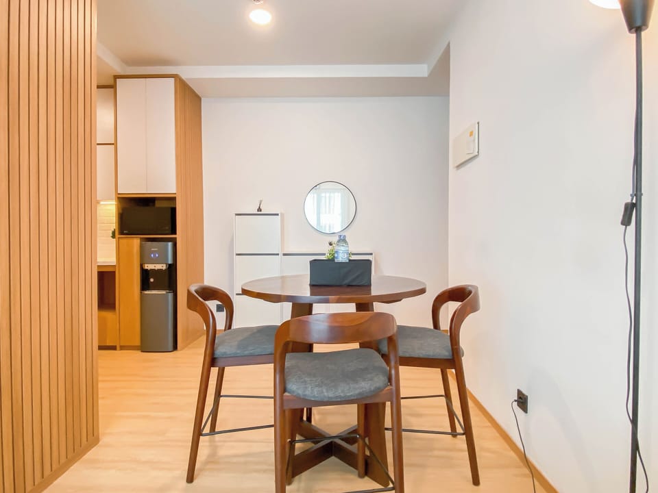 Standard Apartment | In-room dining