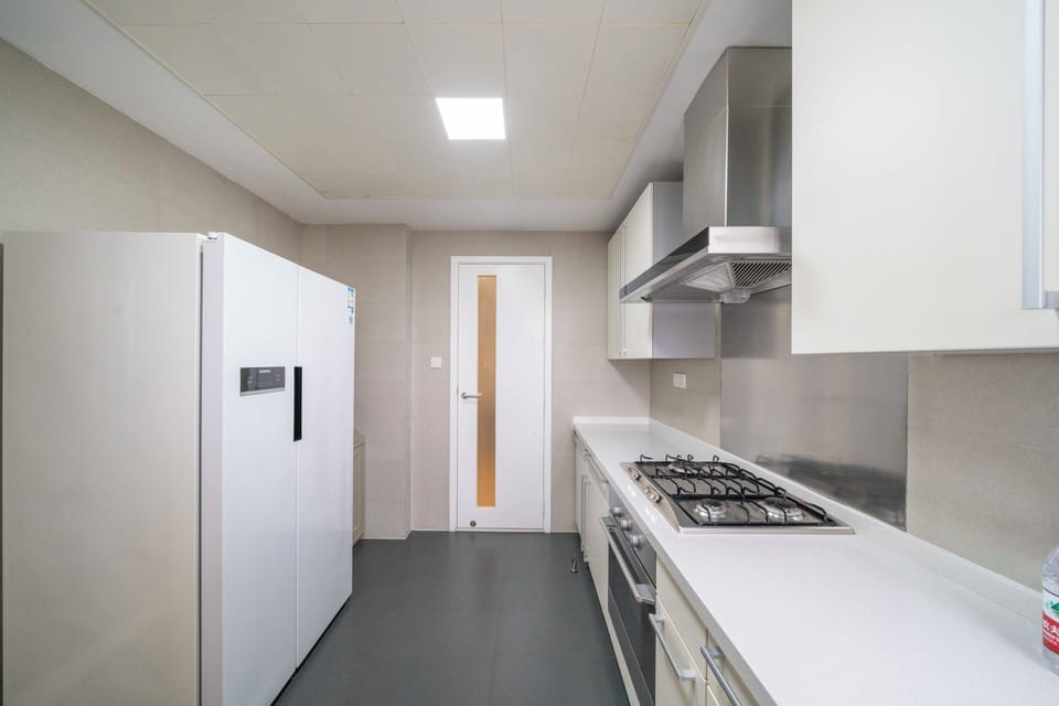 Superior Apartment, 3 Bedrooms, Balcony, City View | Private kitchen