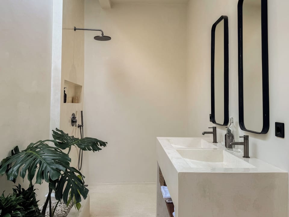 Shower, hair dryer, bathrobes, towels