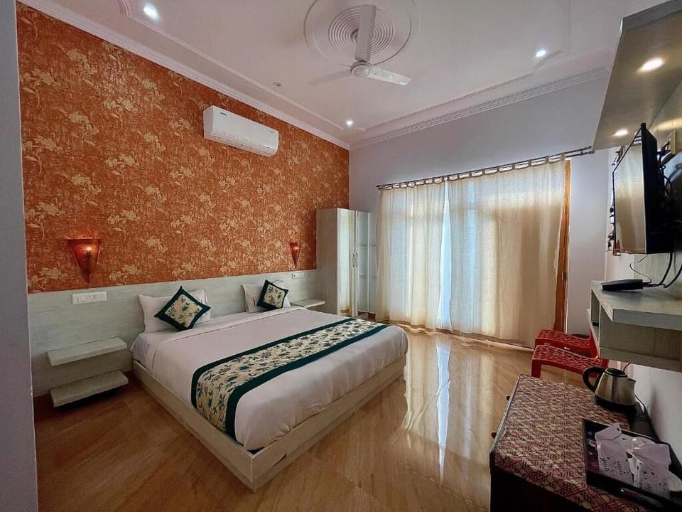Double or Twin Room, Balcony, Garden View | Soundproofing, free WiFi, wheelchair access