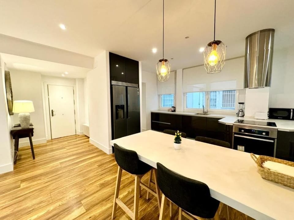 Luxury Apartment | Private kitchen | Fridge, microwave, oven, stovetop