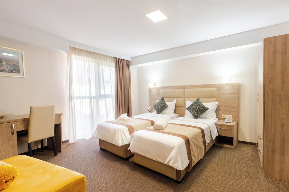 Standard Twin Room | Iron/ironing board, free WiFi