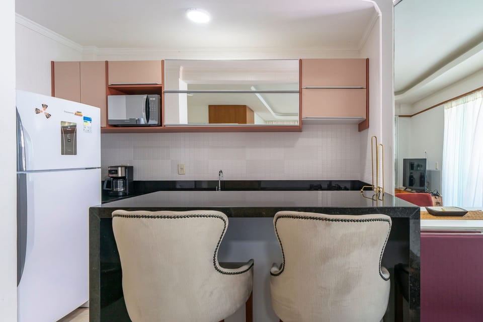 Basic Apartment | Private kitchen | Fridge, microwave, oven, cookware/dishes/utensils