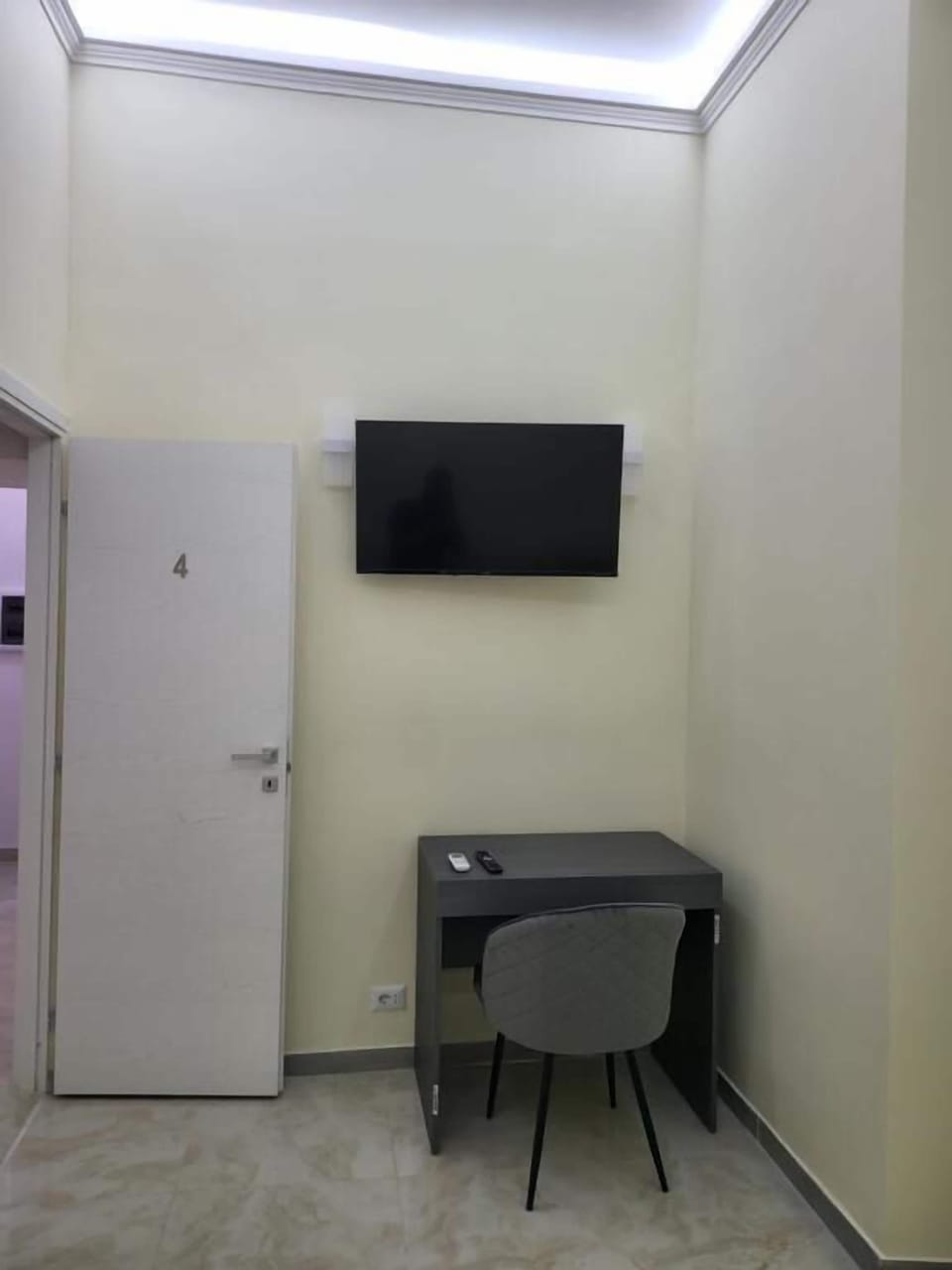 Comfort Single Room | Desk, iron/ironing board, free WiFi
