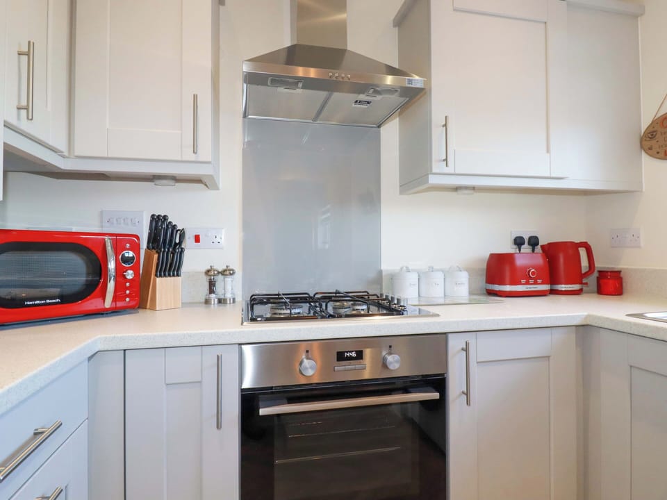 Cookware/dishes/utensils