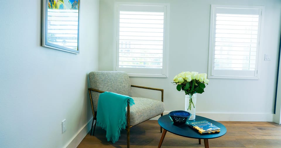 Standard King | Premium bedding, soundproofing, free WiFi, bed sheets