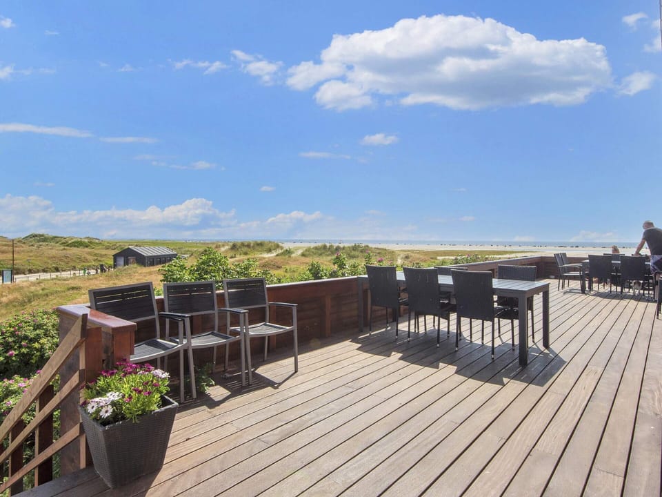 Classic Apartment, 2 Bedrooms | Outdoor dining