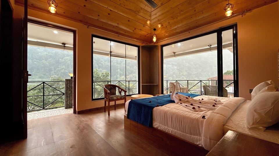 Superior Apartment, Mountain View | Egyptian cotton sheets, premium bedding, minibar, in-room safe